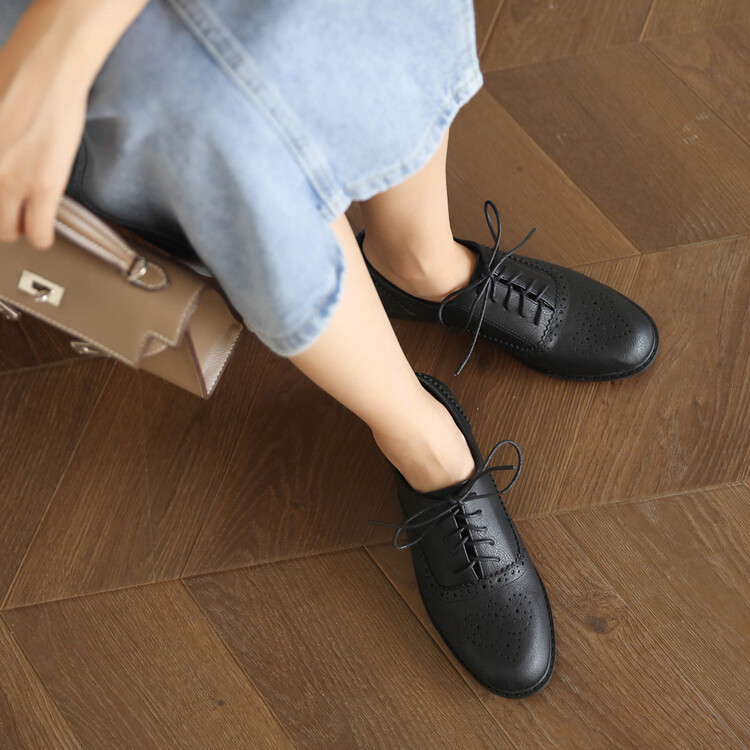 20220902910839056_750.jpg Women's Fashion Flat Shoes - PU Brogue Style Low Heel Round Toe