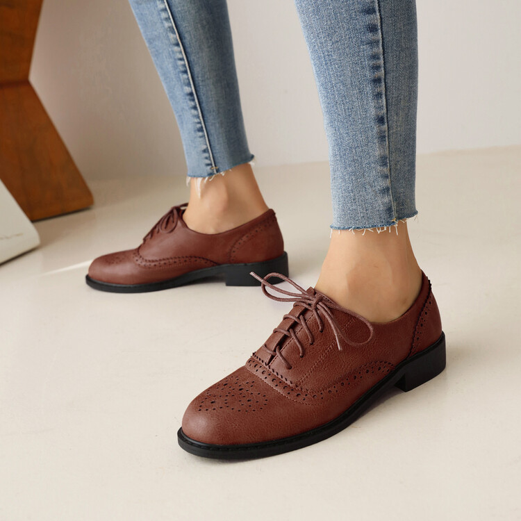 20220902910839057_750.jpg Women's Fashion Flat Shoes - PU Brogue Style Low Heel Round Toe