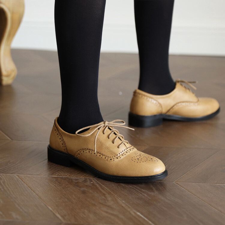 20220902910839067_750.jpg Women's Fashion Flat Shoes - PU Brogue Style Low Heel Round Toe